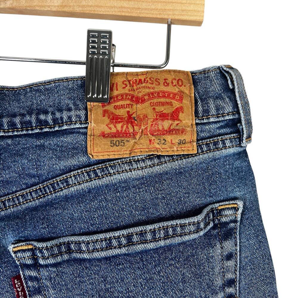 Levi's 505 Jean Shorts Womens 32 Blue High Rise Raw Hem Casual Rockabilly - Picture 5 of 5